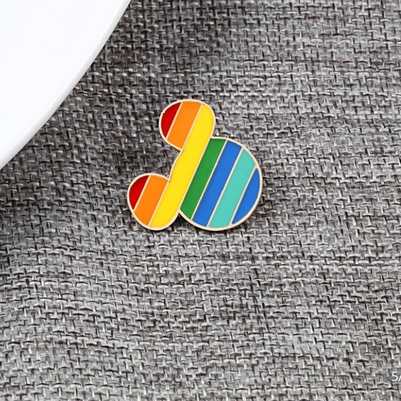 Mickey Rainbow pin NEW - Picture 2 of 2